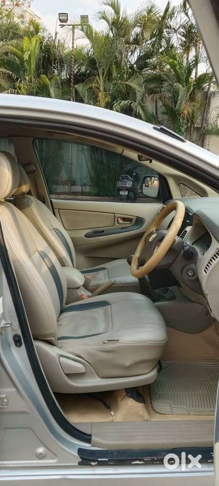 Toyota Innova 2.5 G (diesel) 8 Seater Bs Iv, 2012, Diesel