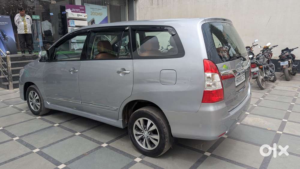 Toyota Innova 2.5 Vx 8 Seater Bs Iv, 2015, Diesel
