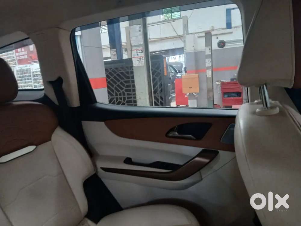 Mahindra Xuv700 Ax7 2026