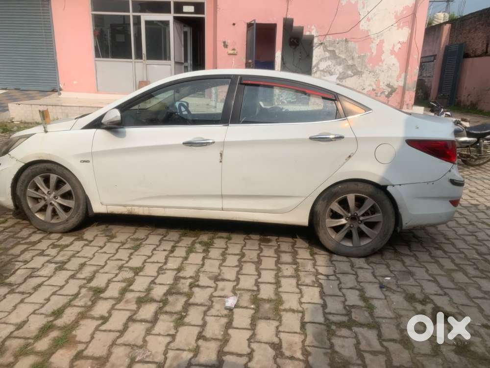 Hyundai Fluidic Verna 2012