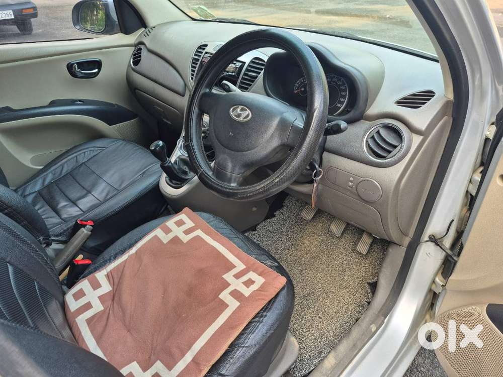Silver Hyundai I10