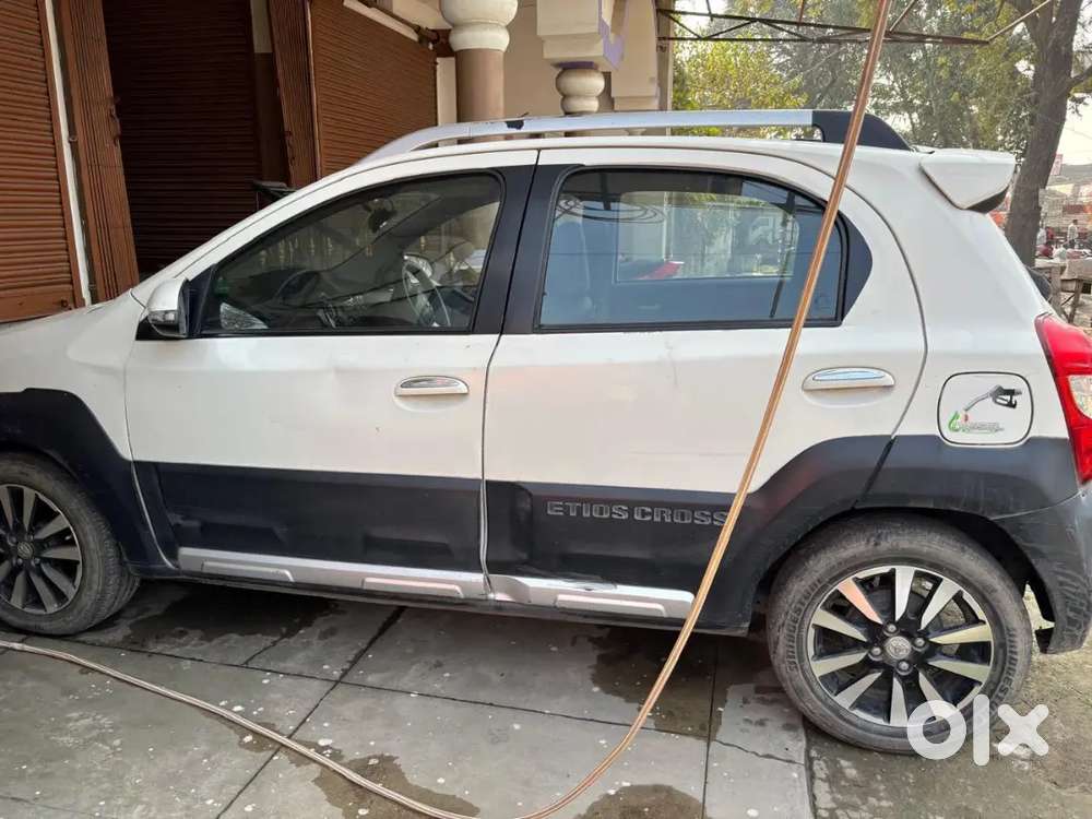 Toyota Etios Cross 2015 Diesel 230000 Km Driven