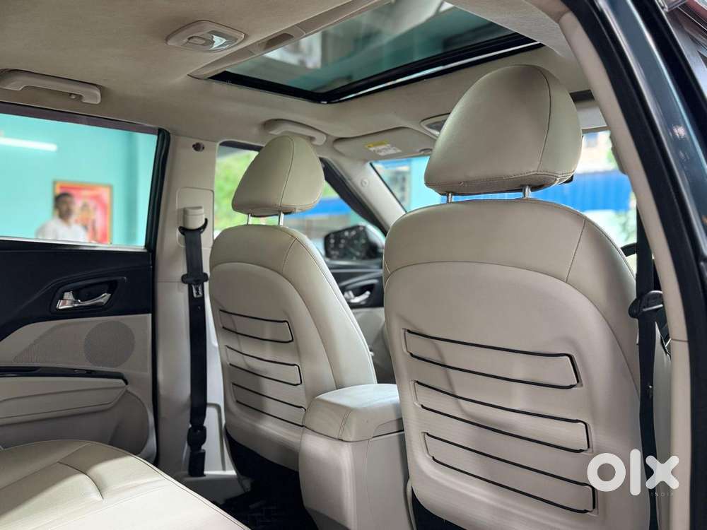 Mahindra Xuv300 W8 Option, 2019, Petrol