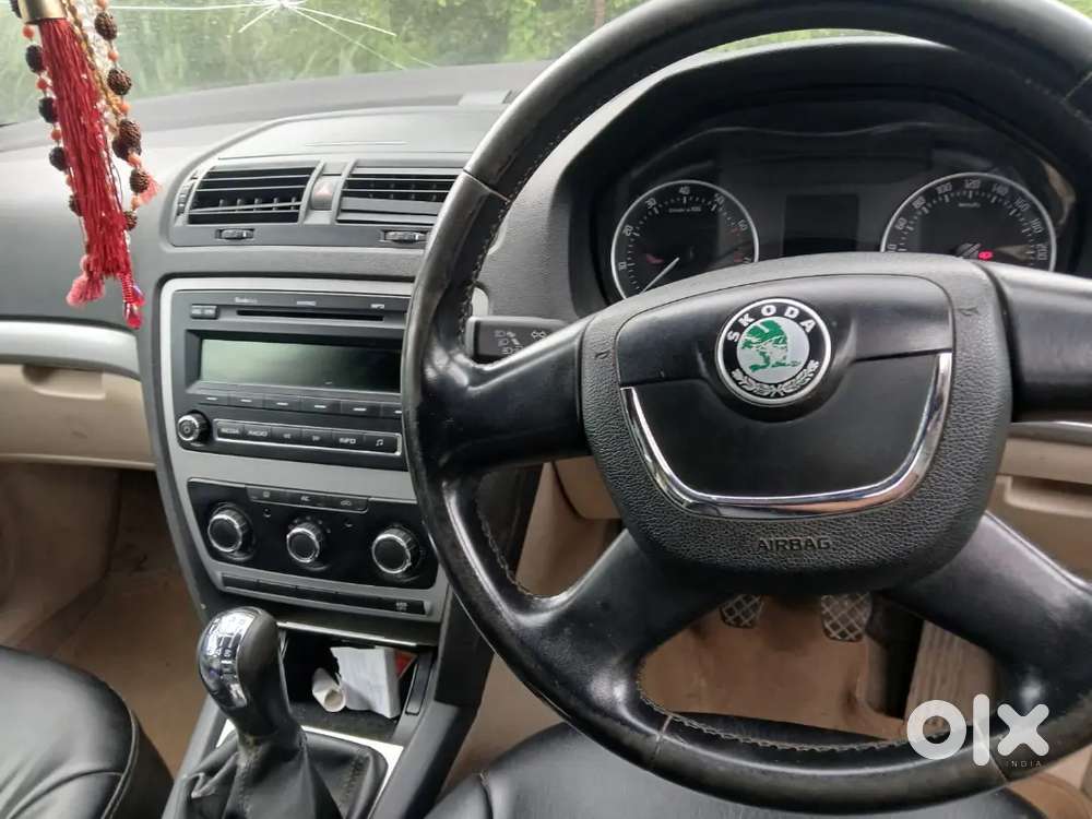 Skoda Laura 2010 Petrol 100000 Km Driven