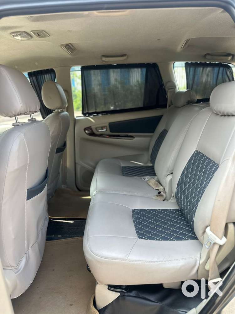 Toyota Innova 2.5 V 8 Str, 2013, Diesel