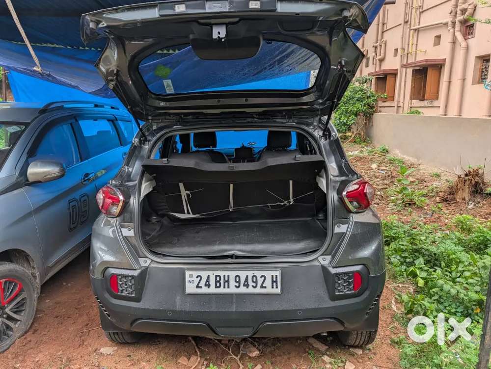 Tata Punch Accomplished Dazzle Sunroof 2024