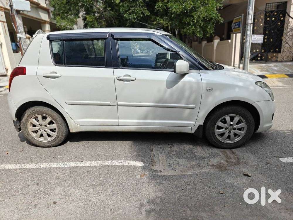 Maruti Suzuki Swift Vvt Zxi, 2012, Petrol