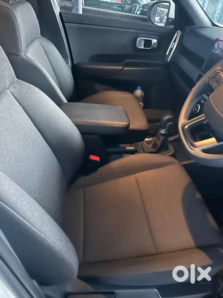 Hyundai Venue 2026 Feb Diesel 7500 Km Driven