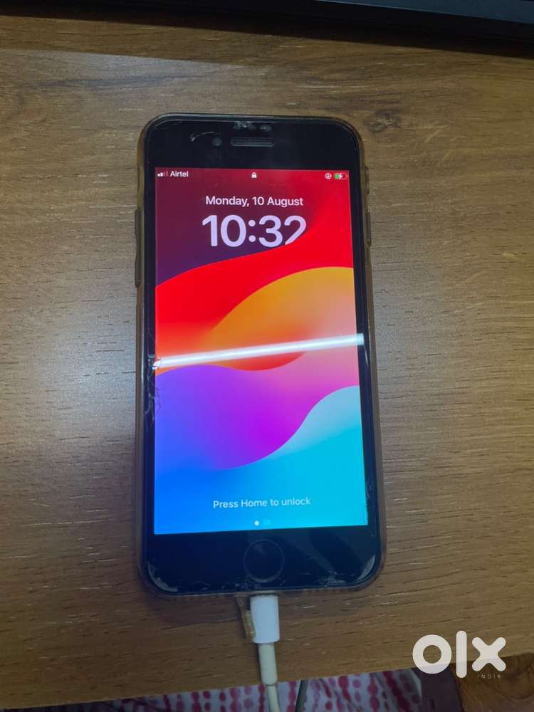 i phone SE / black colour / 3 rd generation 2022