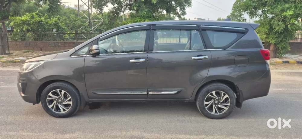 Toyota Innova Crysta 2.4 G Mt 7 Str, 2022, Diesel