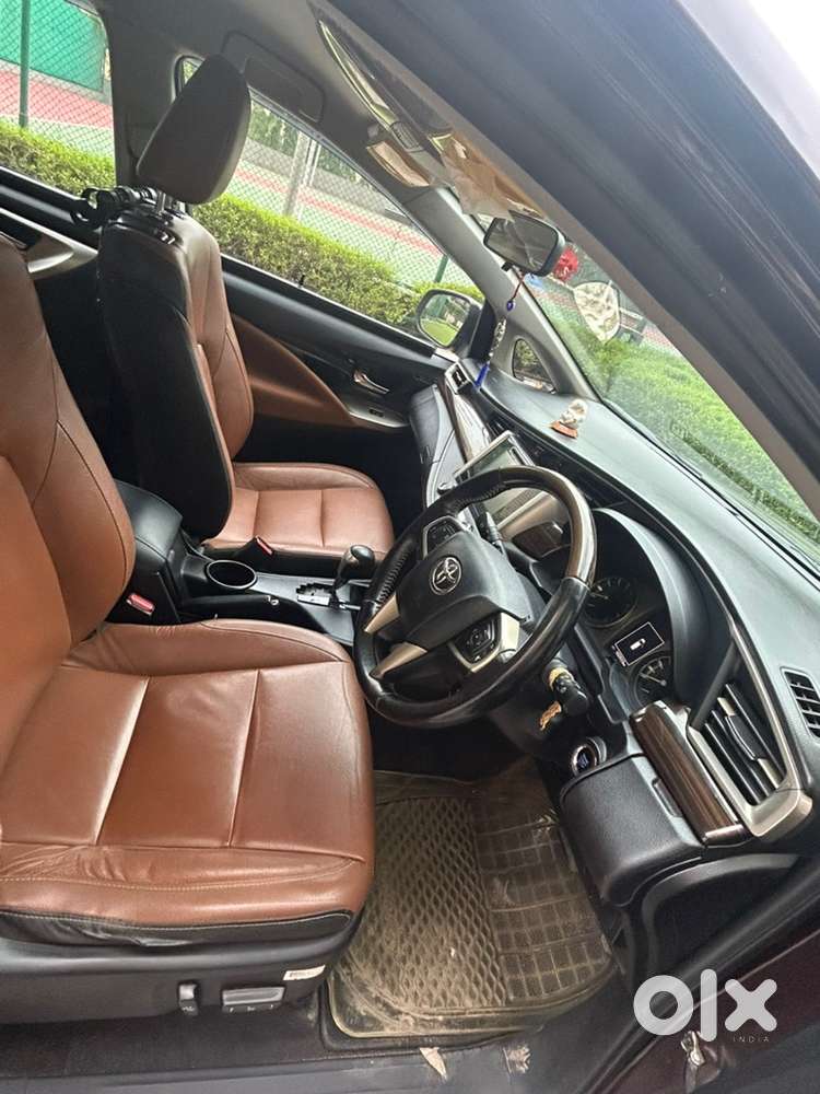 Toyota Innova Crysta Petrol 2016