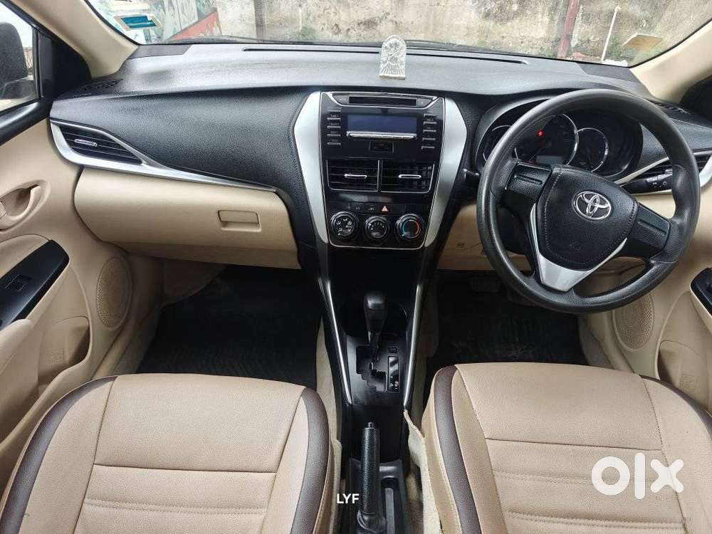 Toyota Yaris J Cvt, 2018, Petrol