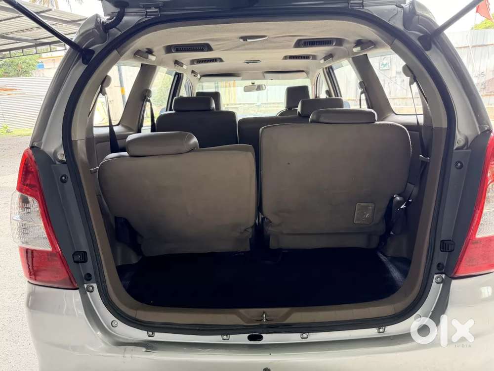 Toyota Innova 2.5 G (diesel) 8 Seater Bs Iv, 2015, Diesel