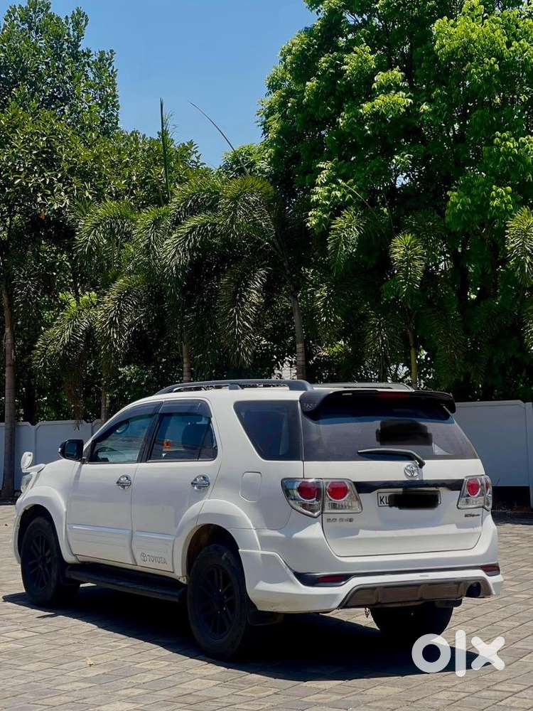 Toyota Fortuner 2013 Dec Diesel Well Maintained