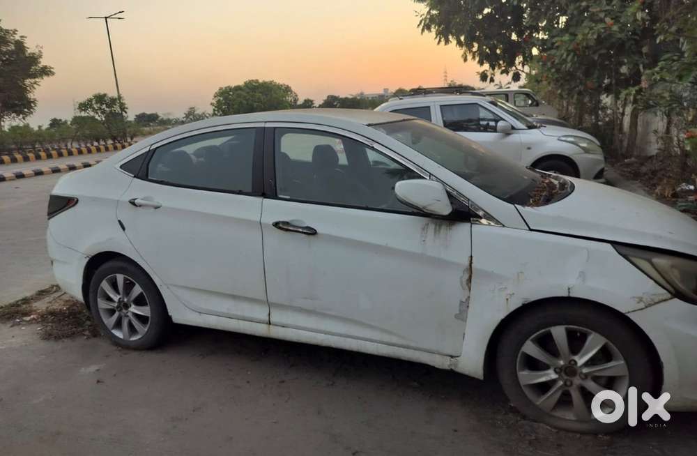 Hyundai Fluidic Verna 2012