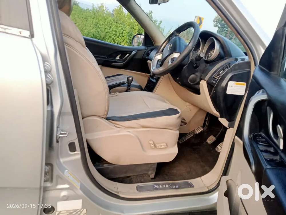 Mahindra Xuv500 W10 2016