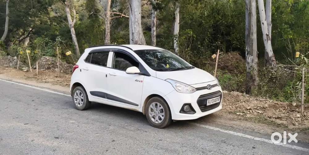 Hyundai Grand I10 Sportz 2017 Car