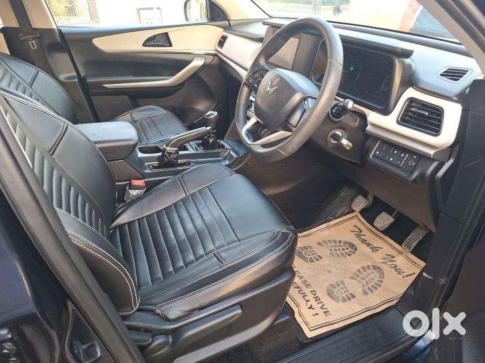 Mahindra Xuv700 2.2 Mx Diesel Mt 5 Str, 2023, Diesel