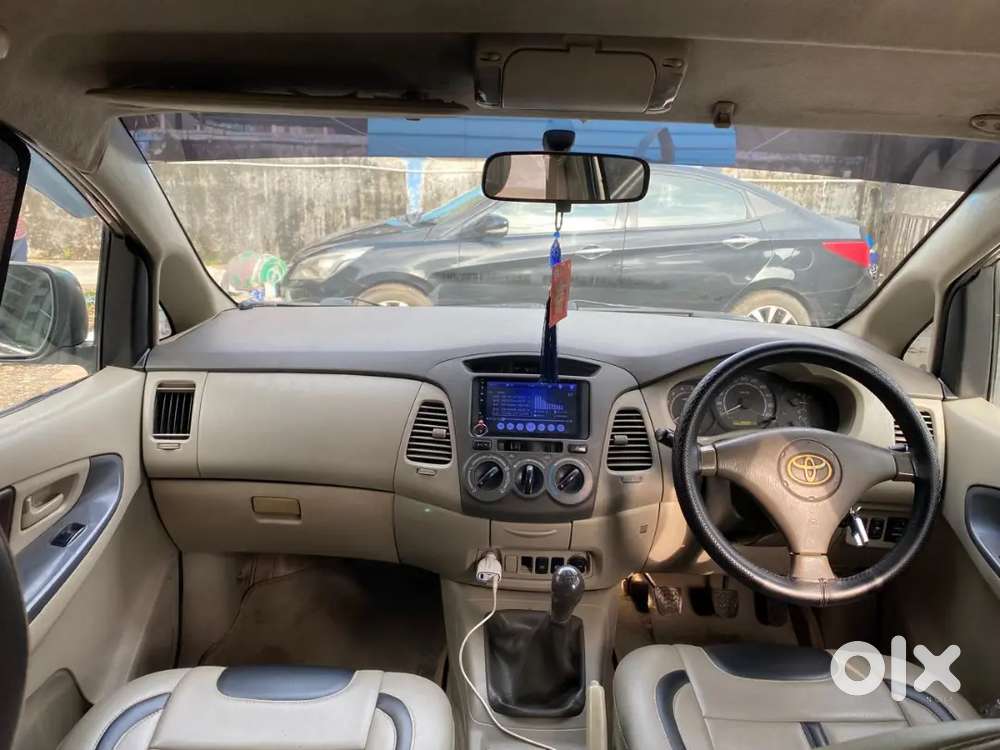 Toyota Innova 2010 Diesel 225000 Km Driven
