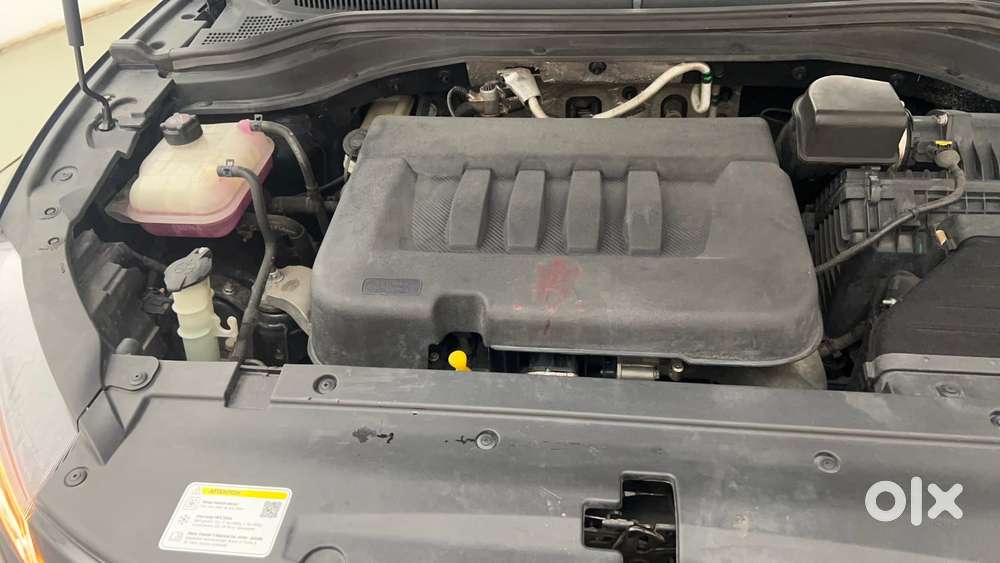 Mahindra Xuv700 2.2 Ax 7 Diesel At Luxury Pack Str Awd, 2022, Diesel