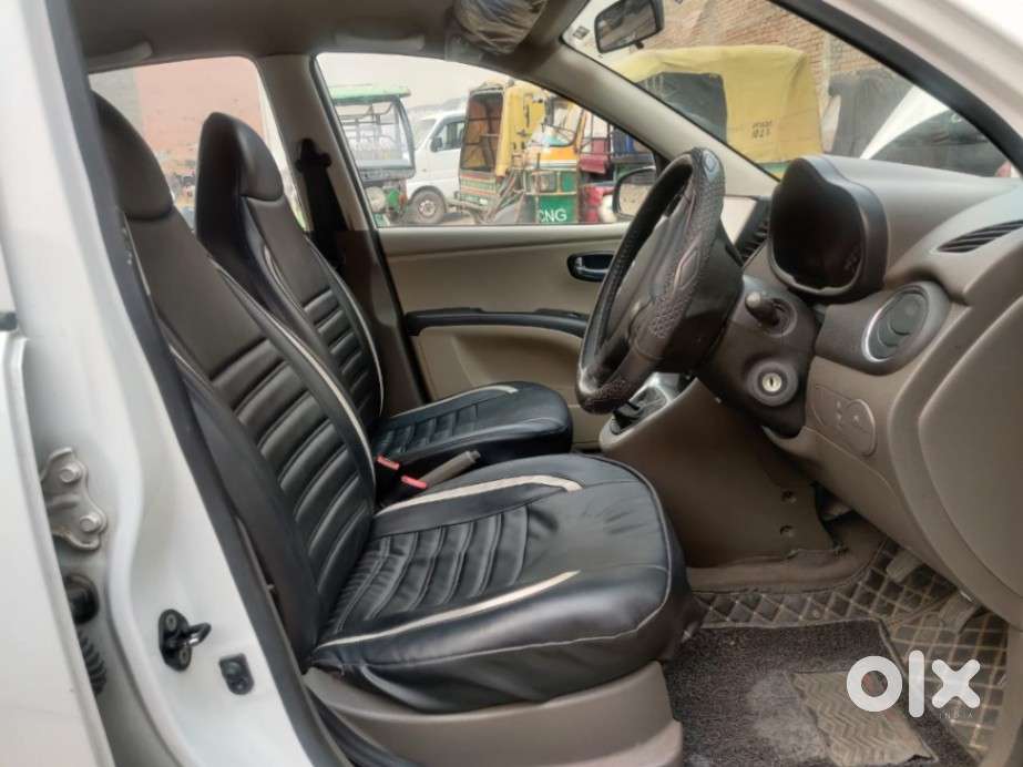 Hyundai I10 Sportz, 2015, Petrol