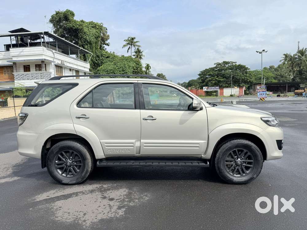 Toyota Fortuner 4x2 Manual, 2015, Diesel