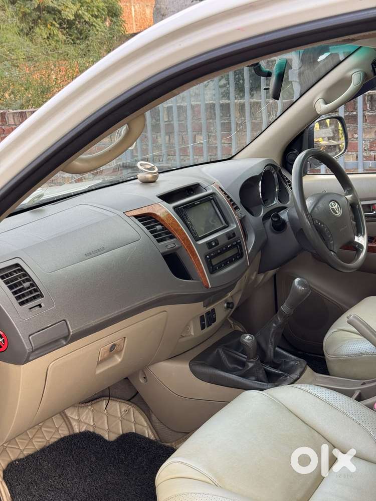 Toyota Fortuner 3.0 4x4 Manual, 2011, Diesel
