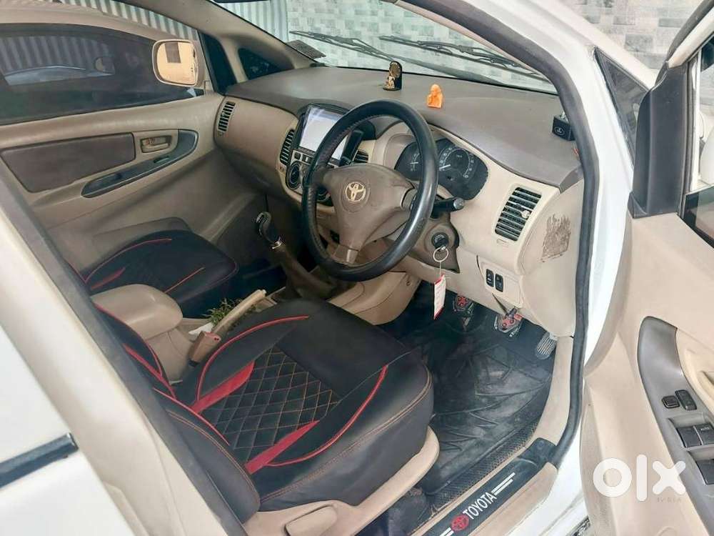 Toyota Innova 2004-2011 2.5 G4 Diesel 8-seater, 2006, Diesel