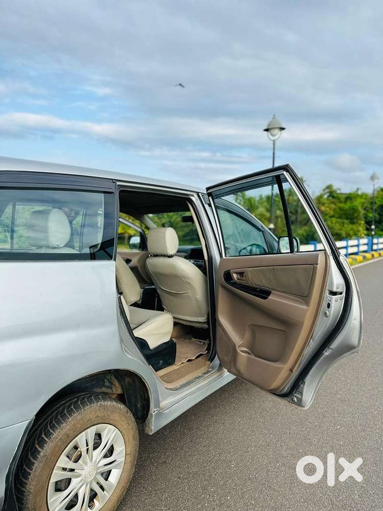 Toyota Innova 2015 Diesel 223000 Km Driven