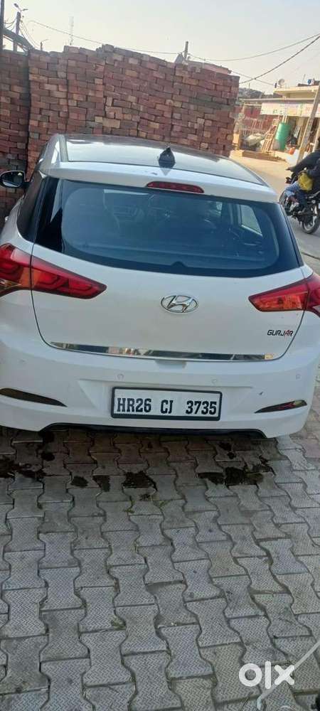 Hyundai I20 2014petrol 90000 Km Driven All Tyre New