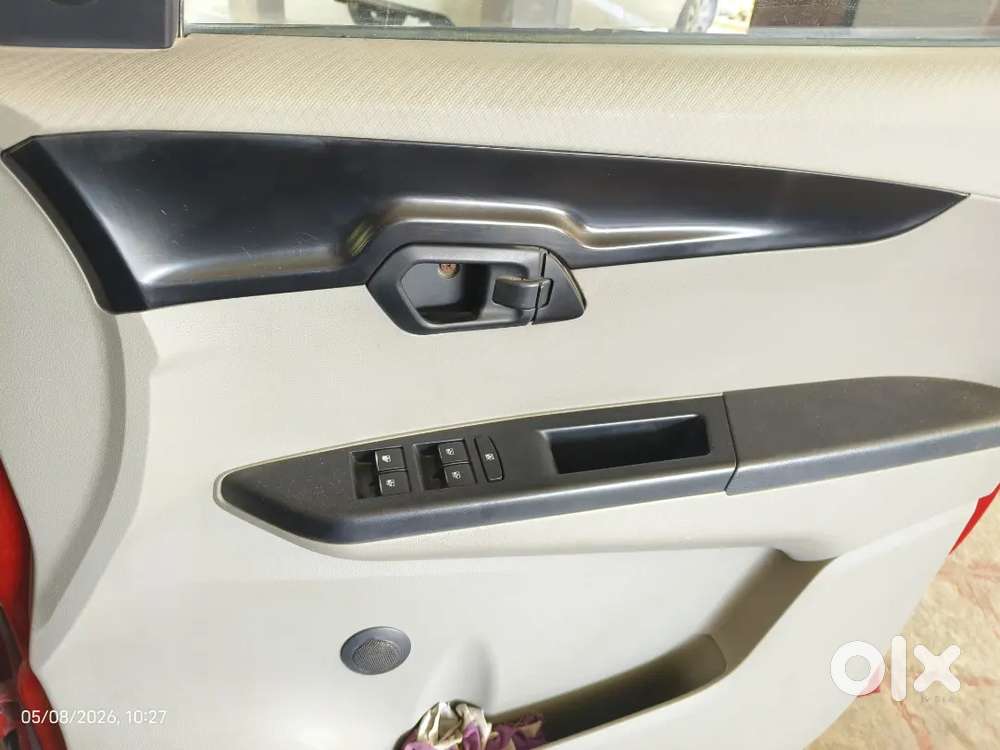 Mahindra Kuv 100 - 6seater