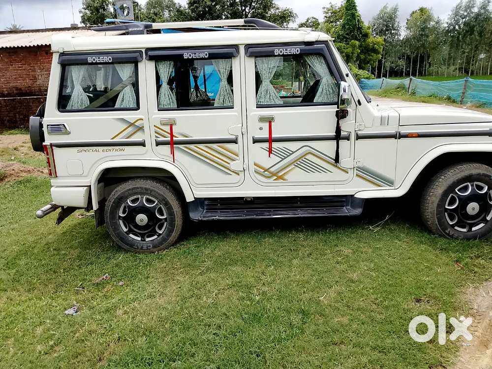 एक दम नई कंडीशन चारों टायर ओके बीमा प्रदूषण सब कुछ ओके