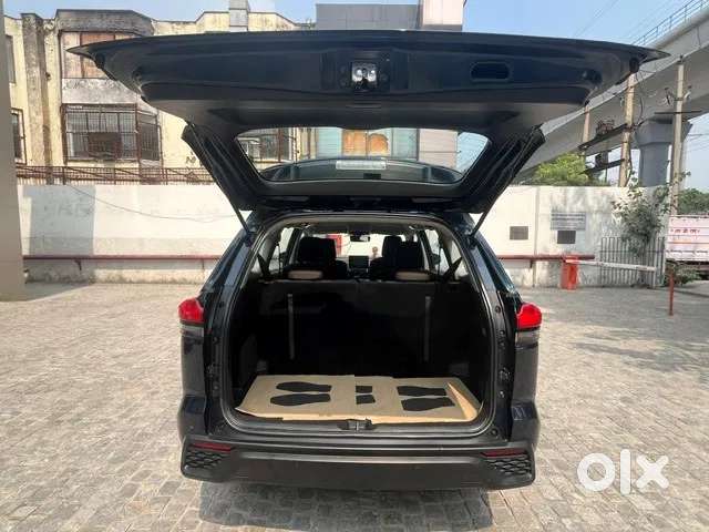 Toyota Innova Hycross 2.0 Vx Hybrid 7 Str, 2023, Petrol
