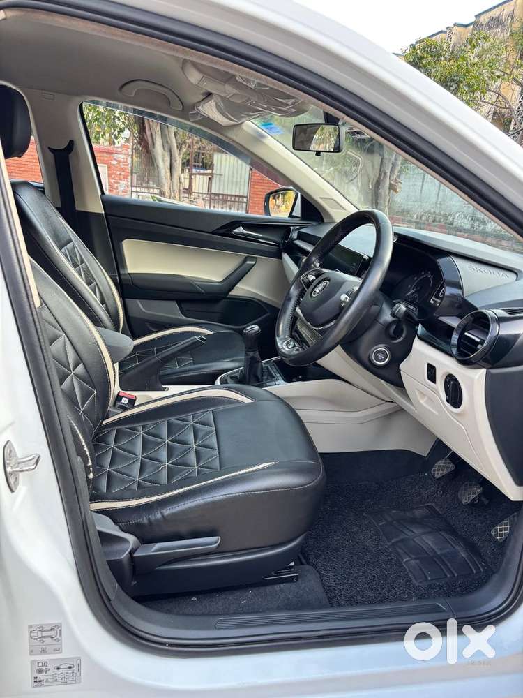 Skoda Slavia 1.0 Ambition Tsi, 2022, Petrol