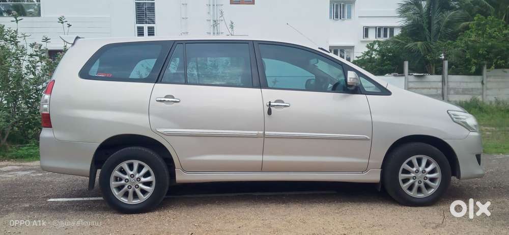 Toyota Innova 2.5 Vx 8 Seater Bs Iv, 2012, Diesel