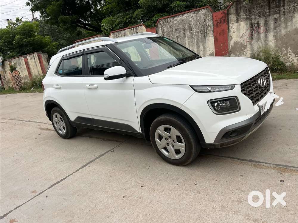 Hyundai Venue Petrol 2022