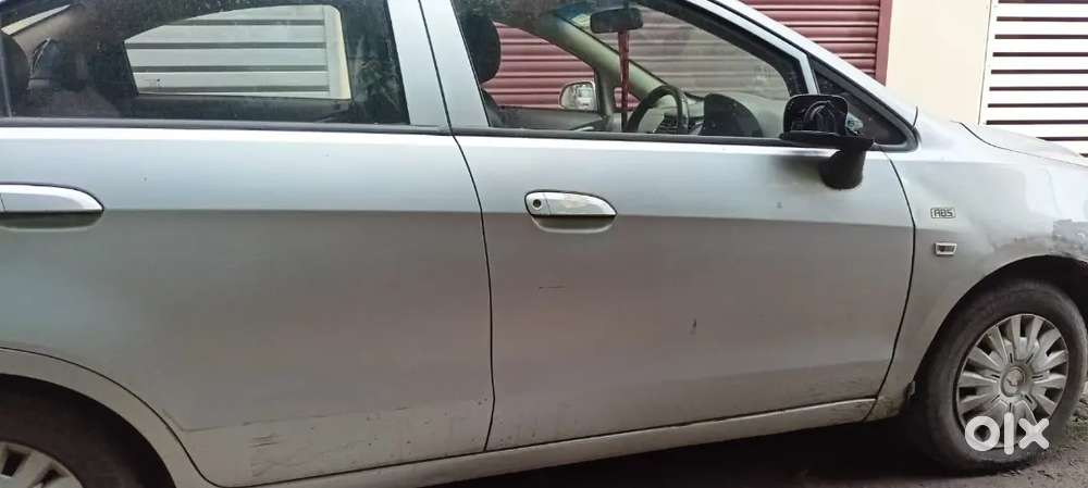 Car Ko Park Karne Ki Samasya Aur Paise Ki Jarurat Or Ergent Money