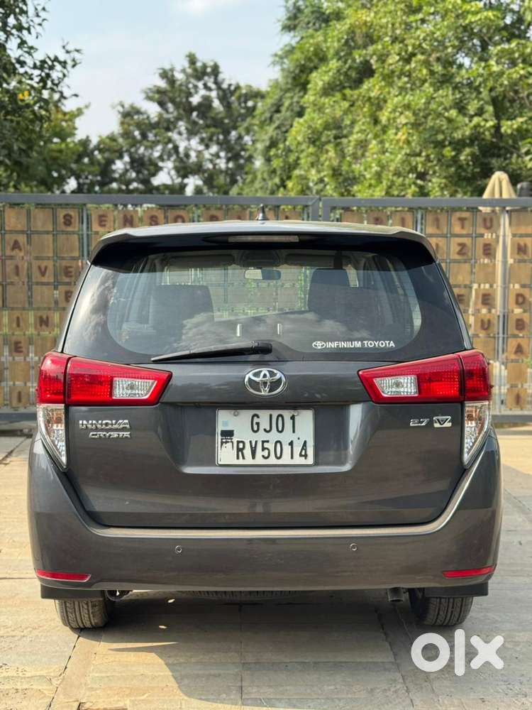 Toyota Innova Crysta 2.4 V, 2016, Petrol
