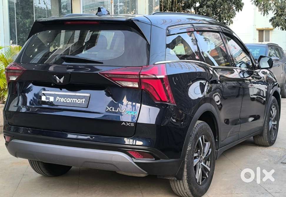 Mahindra Xuv700 2.0 Ax 5 Petrol Mt 7 Str, 2022, Petrol