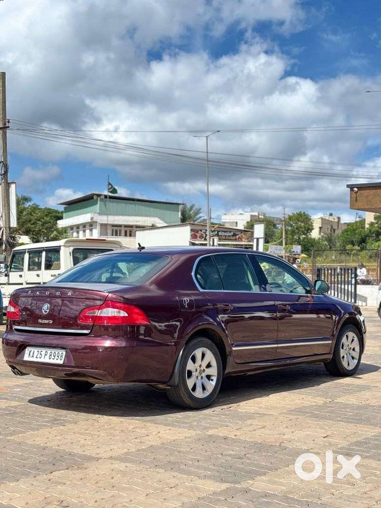 Skoda Superb Petrol Ambition, 2011, Petrol