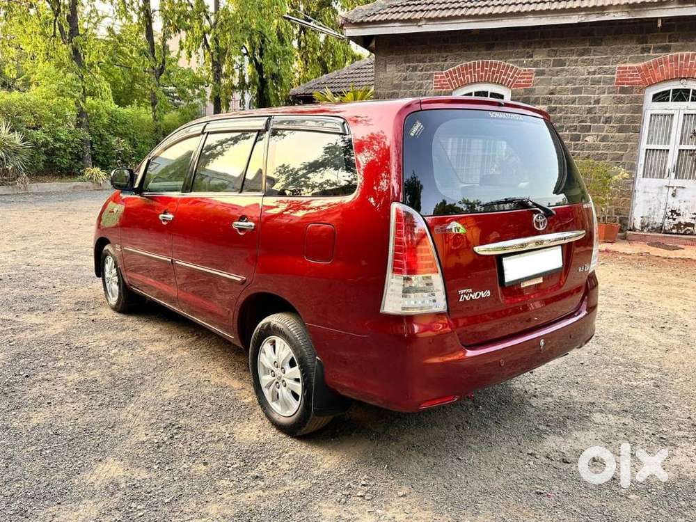 Toyota Innova 2004-2011 2.5 V Diesel 8-seater, 2010, Diesel