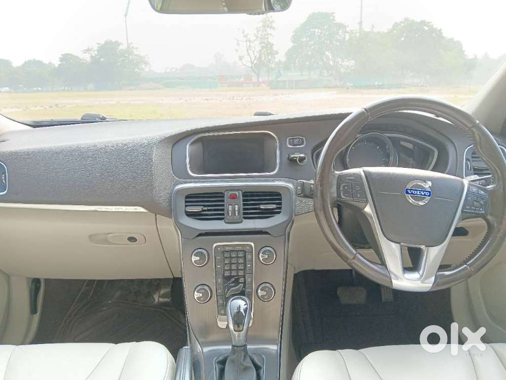 Volvo V40 Cross Country D3 Inscription, 2015, Diesel