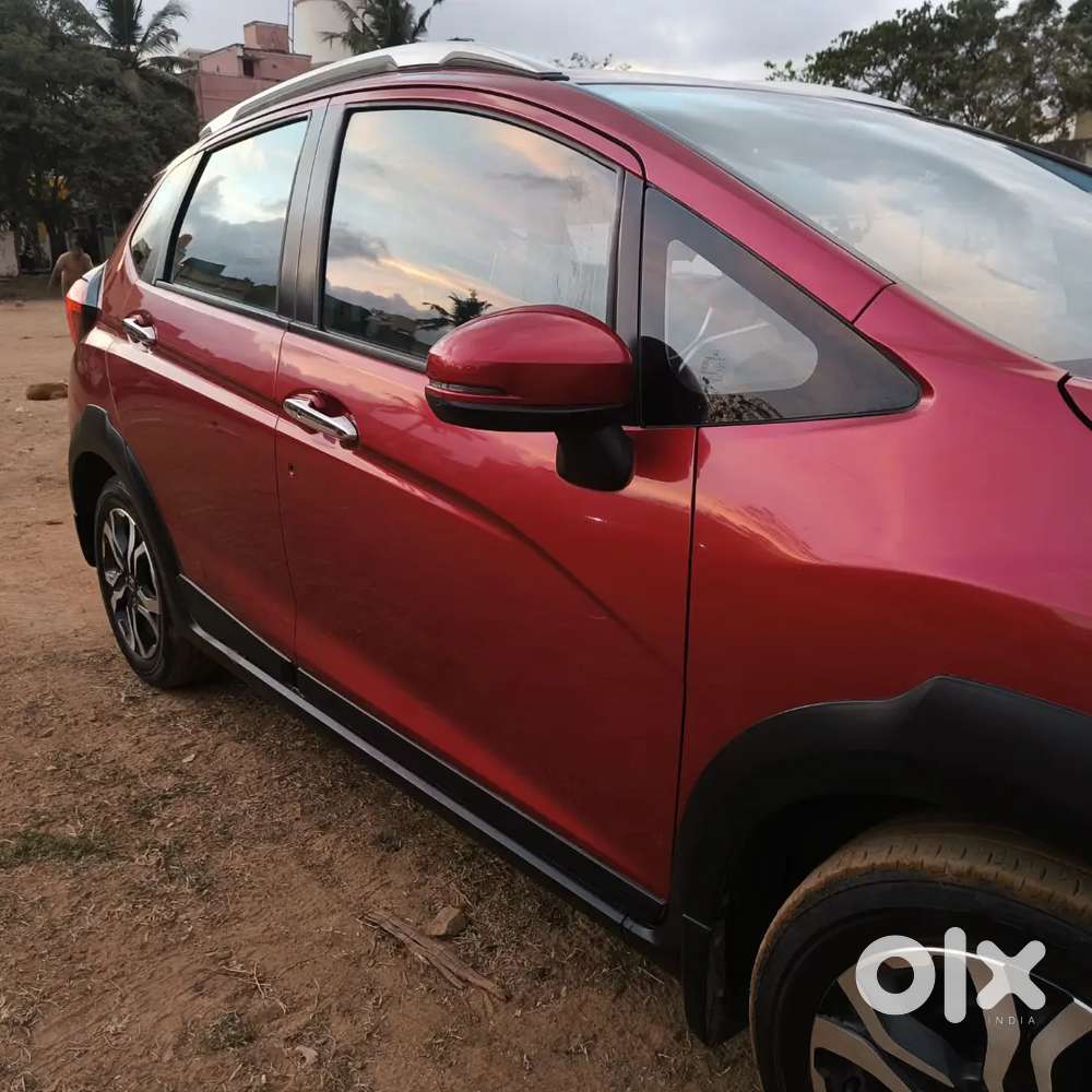 Honda Wr-v Vx Petrol – 2022 – Radiant Red Metallic – Top Model