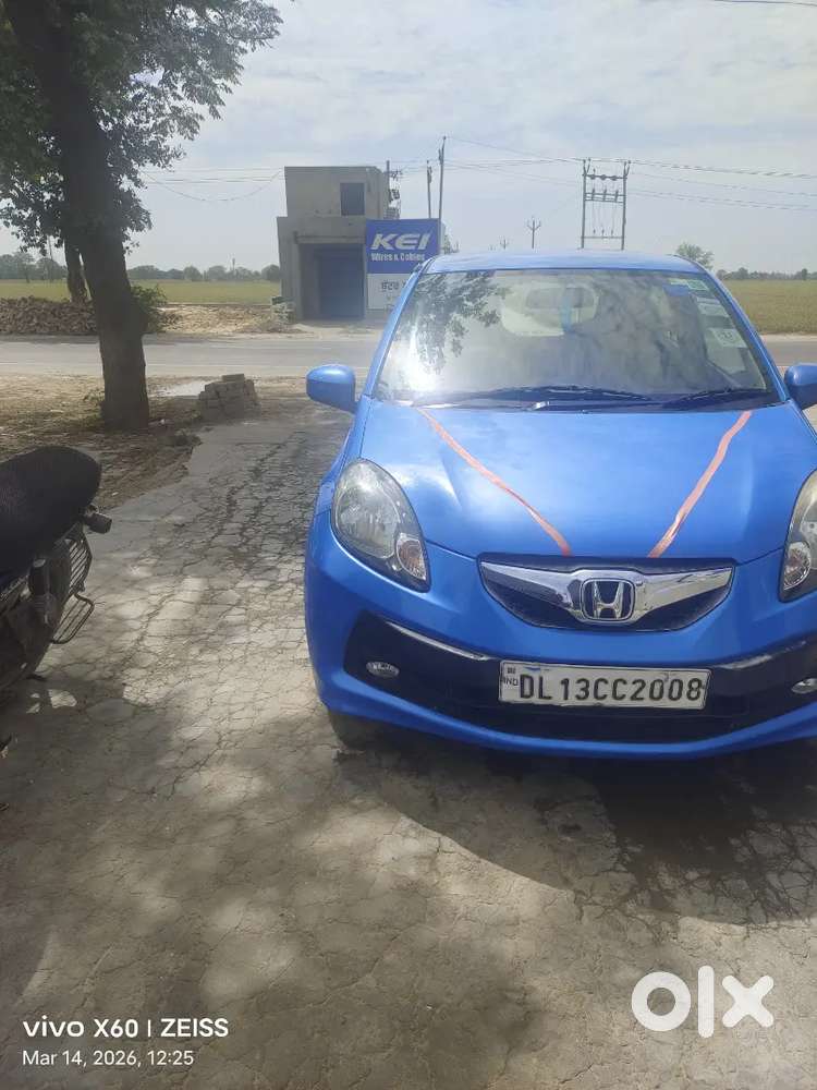 Honda Brio 2013 Petrol Well Maintained