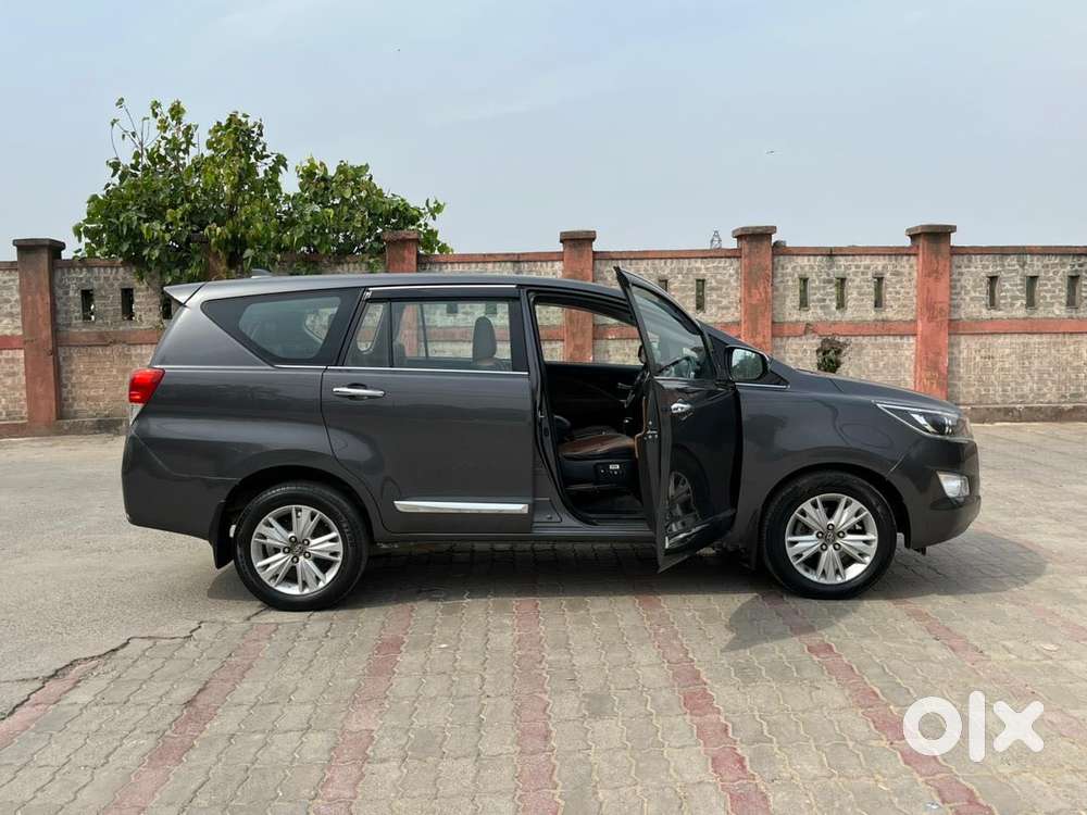 Toyota Innova Crysta 2.7 Zx At, 2017, Petrol