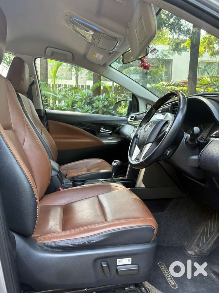 Toyota Innova Crysta Top Model -(2022 November )
