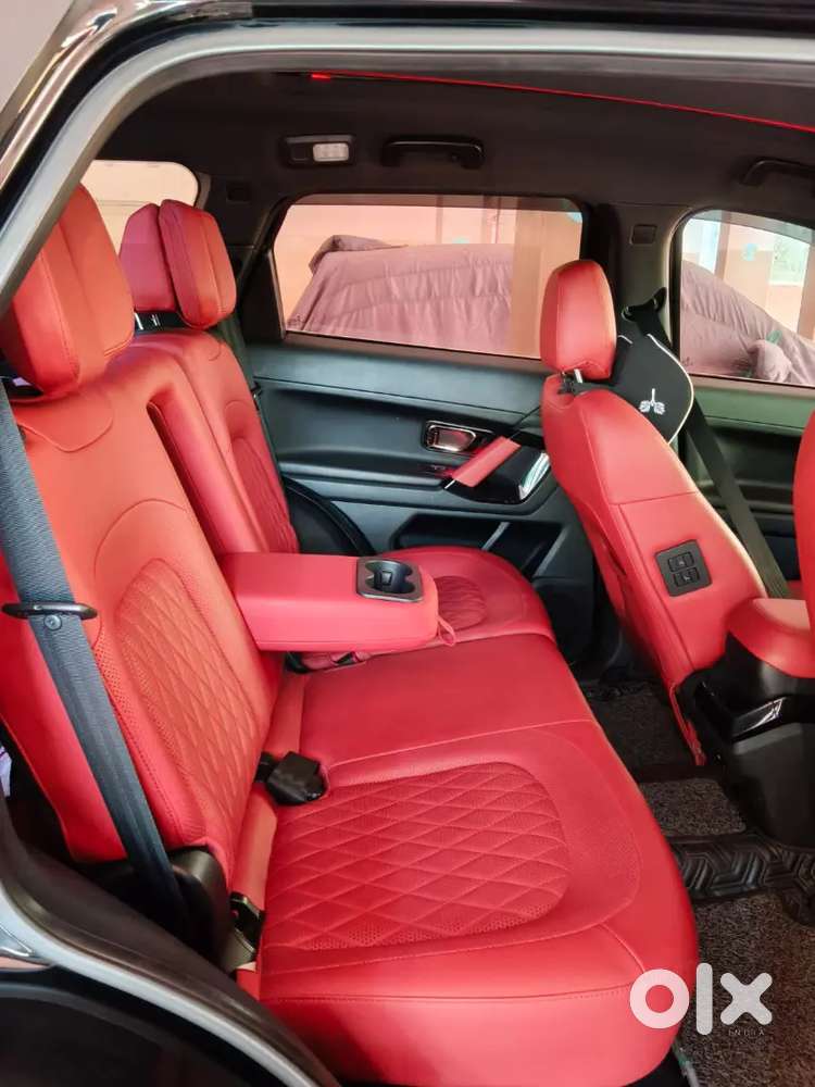 Tata Safari Plus 6 Dark 2023