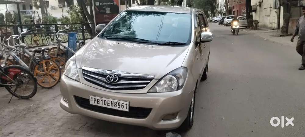 Toyota Innova 2011