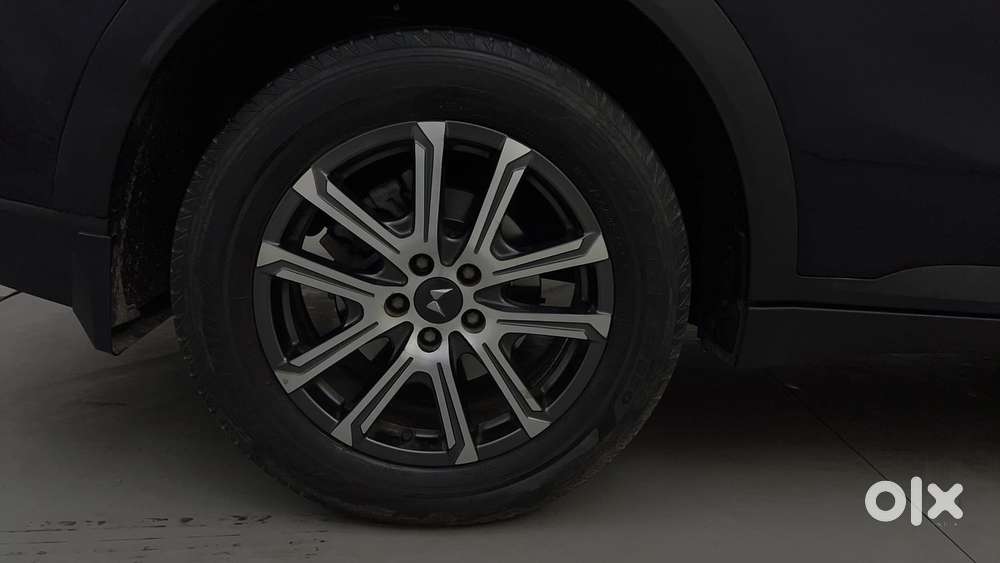 Mahindra Xuv700 2.2 Ax 7 Diesel Mt Luxury Pack Str, 2022, Diesel