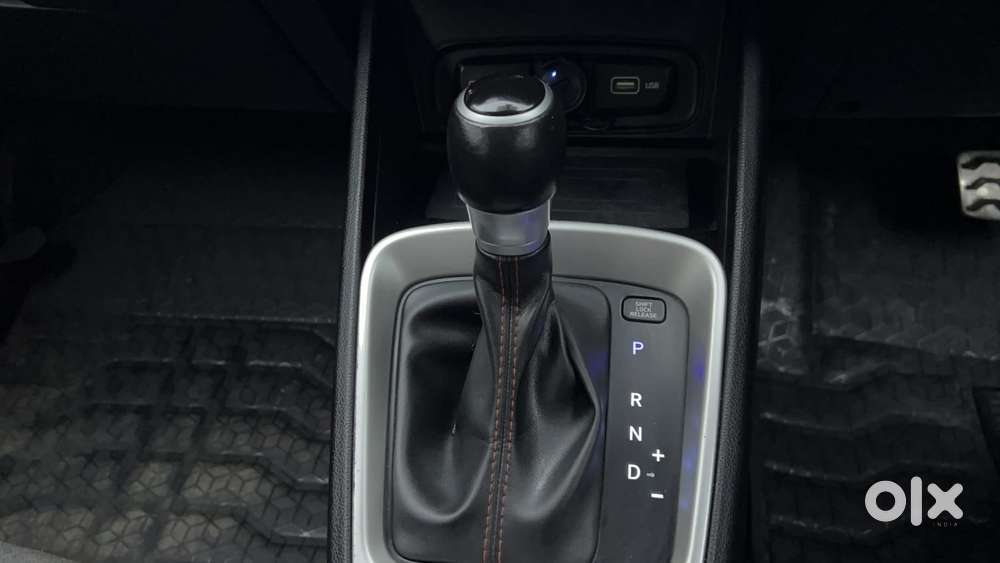 Hyundai Venue 1.0 Sx (o) Turbo Dct Dual Tone, 2022, Petrol